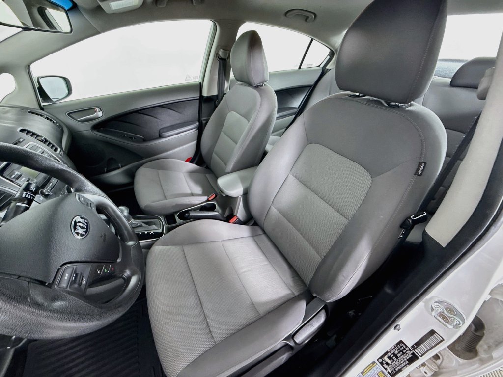 Used 2017 Kia Forte LX FWD image 5