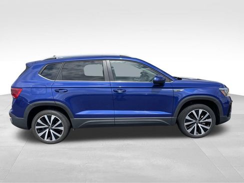 Used 2024 Volkswagen Taos SE FWD image 25