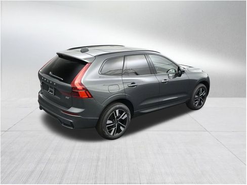 New 2026 Volvo XC60 B5 Plus AWD/4WD image 17
