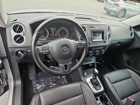 Used 2016 Volkswagen Tiguan S FWD image 15