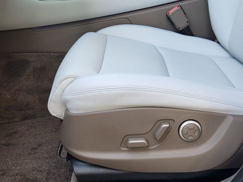 New 2026 Genesis GV70 2.5T Advanced AWD/4WD image 18