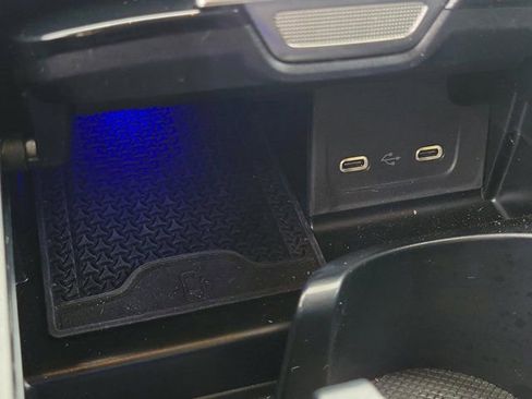 Certified 2025 Mercedes-Benz C 300 Sedan image 27