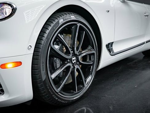 Used 2022 Bentley Continental GT AWD/4WD image 28