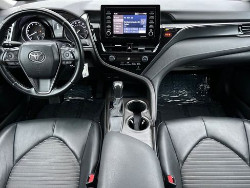 Used 2021 Toyota Camry SE w/ Carpet Mat Package (TMS) image 3