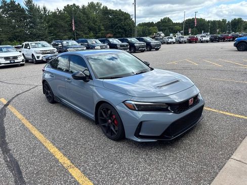 Used 2024 Honda Civic Type R image 2