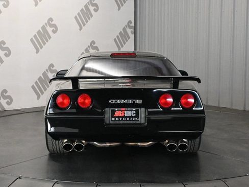 Used 1987 Chevrolet Corvette Coupe RWD image 6