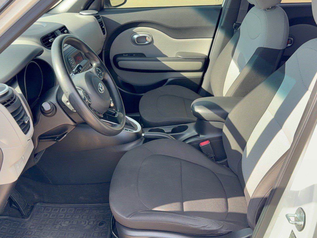 Used 2014 Kia Soul FWD image 5