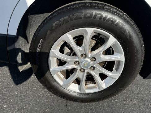 Used 2018 Chevrolet Equinox LT FWD image 9