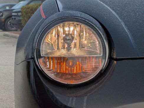 Used 2003 Ford Thunderbird image 10