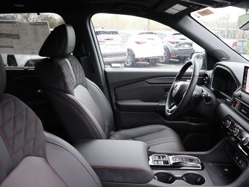 New 2026 Honda Pilot Black Edition image 6