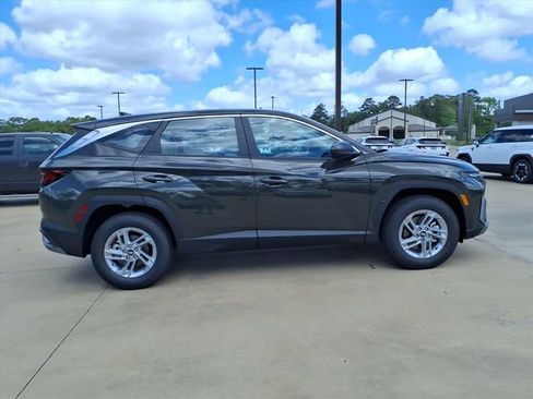 New 2026 Hyundai Tucson SE FWD image 2