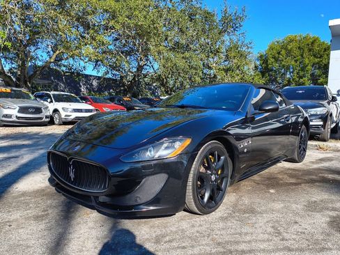 Used 2015 Maserati GranTurismo Sport image 2