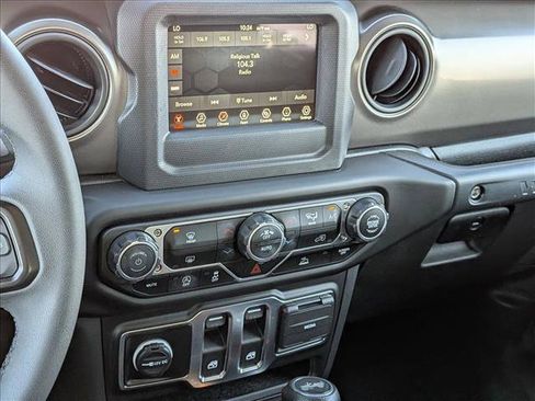 Used 2023 Jeep Wrangler Sport S image 15