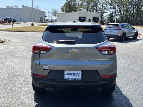 Used 2024 Chevrolet TrailBlazer LS w/ LS Convenience Package image 9