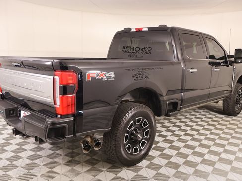 Used 2024 Ford F250 Platinum w/ FX4 Off-Road Package AWD/4WD image 22