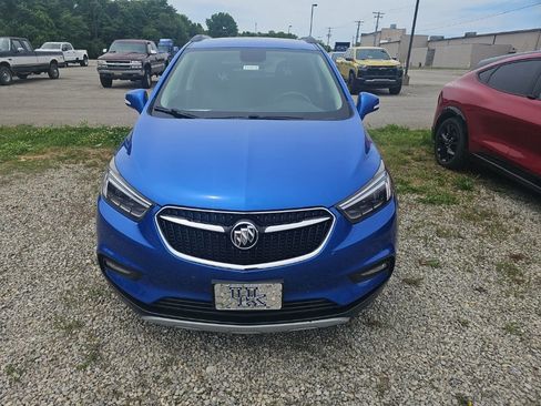 Used 2018 Buick Encore Essence FWD image 2