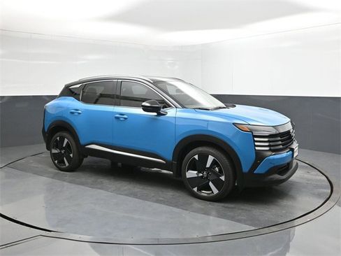 Certified 2025 Nissan Kicks SR image 17