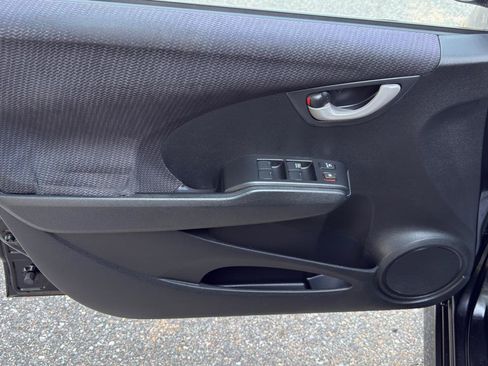Used 2013 Honda Fit Sport image 28