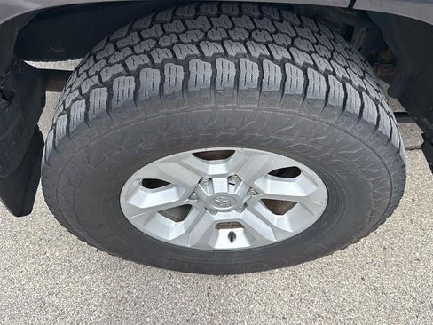 Used 2015 Toyota 4Runner SR5 Premium image 18