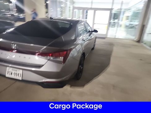 Used 2022 Hyundai Elantra SEL w/ Cargo Package image 14