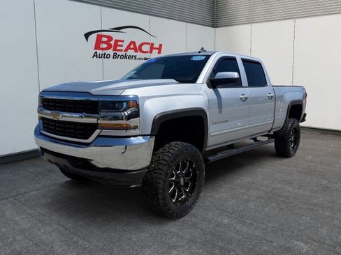 Used 2018 Chevrolet Silverado 1500 LT w/ Trailering Package AWD/4WD image 1
