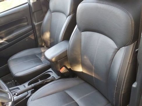 Used 2017 Subaru Forester 2.5i Touring AWD/4WD image 13