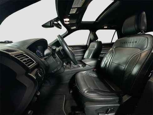 Used 2018 Ford Explorer Platinum image 23