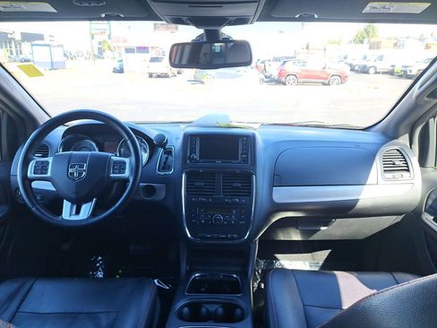 Used 2019 Dodge Grand Caravan GT image 18