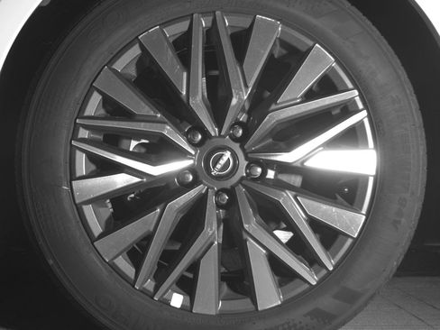 Used 2025 Nissan Altima 2.5 SV image 12