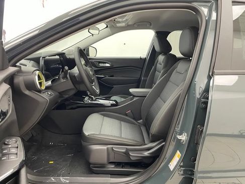 New 2026 Chevrolet Trax LT w/ Driver Confidence Package FWD image 8