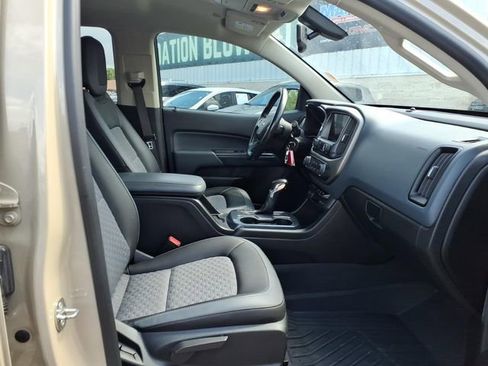 Used 2022 Chevrolet Colorado Z71 AWD/4WD image 19