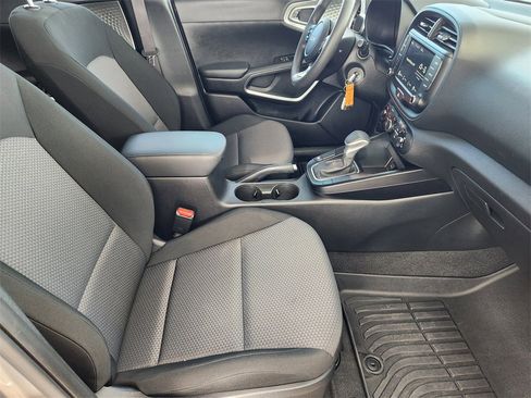 Used 2022 Kia Soul LX w/ Technology Package image 15