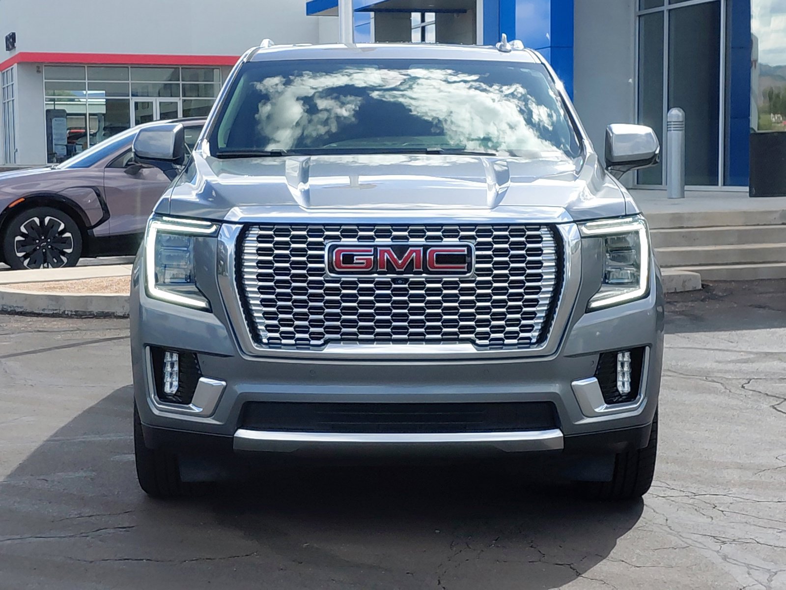 Used 2021 GMC Yukon Denali AWD/4WD image 8
