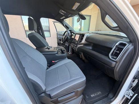 Used 2022 RAM 3500 Big Horn AWD/4WD image 40