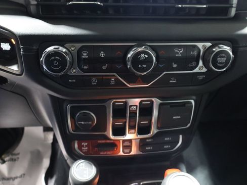 Used 2024 Jeep Wrangler Unlimited Rubicon w/ Convenience Group image 27