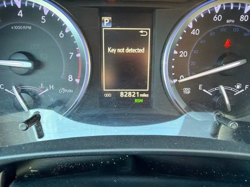 Used 2018 Toyota Highlander XLE AWD/4WD image 14