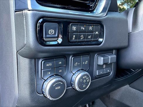 Used 2026 GMC Yukon Denali w/ Denali Reserve Package AWD/4WD image 33