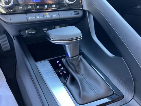 Used 2023 Hyundai Elantra SEL image 26