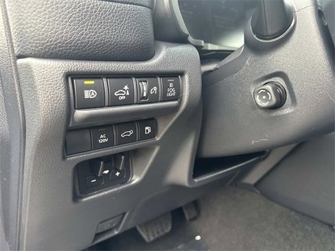 Used 2025 Toyota Land Cruiser image 32