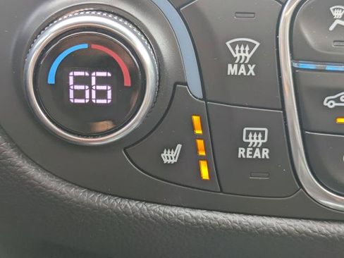 Used 2018 Chevrolet Equinox LT w/ LPO, Floor Liner Package AWD/4WD image 22