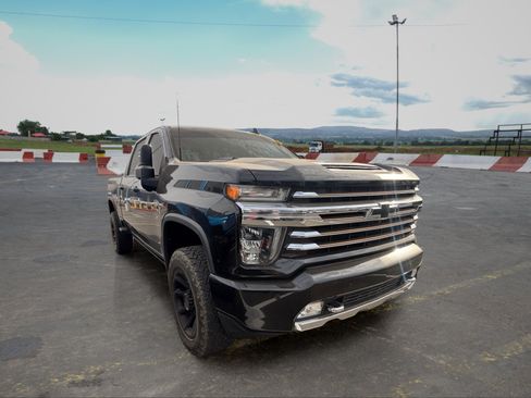 Used 2022 Chevrolet Silverado 2500 High Country w/ Z71 Off-Road Package AWD/4WD image 2