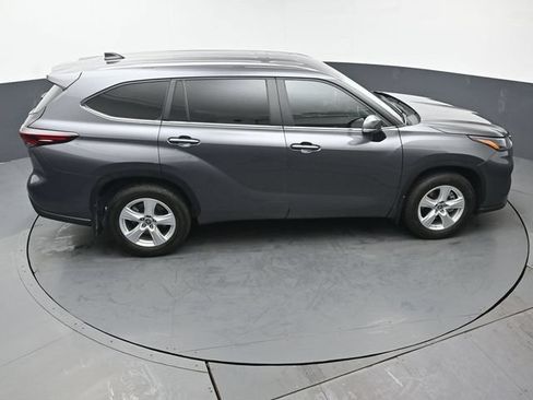 Certified 2024 Toyota Highlander LE AWD/4WD image 45
