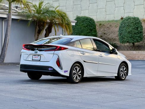 Used 2018 Toyota Prius Prime Premium w/ Carpet Mat Package image 4
