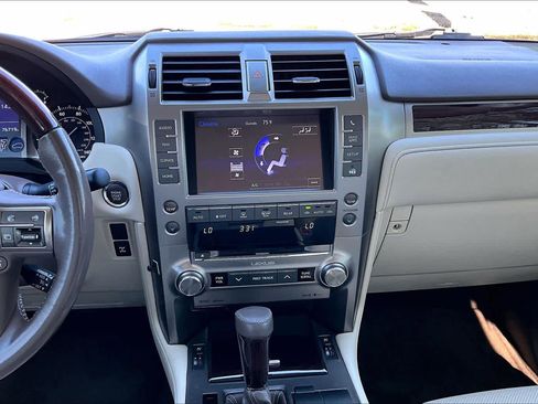 Used 2018 Lexus GX 460 Premium w/ Premium Package image 7