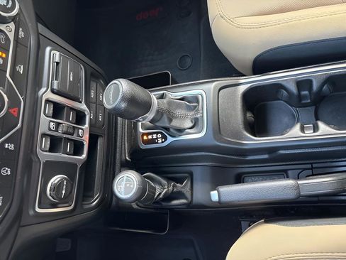 Used 2020 Jeep Gladiator Sport w/ Quick Order Package 24S image 28