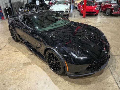 Used 2019 Chevrolet Corvette Grand Sport w/ Z07 Performance Package image 13
