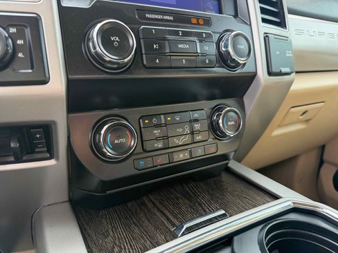 Used 2021 Ford F350 Lariat w/ Lariat Ultimate Package image 23