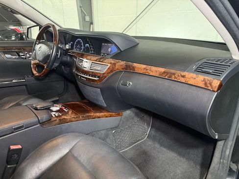 Used 2012 Mercedes-Benz S 550 4MATIC image 25