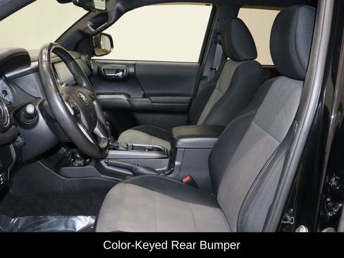 Used 2021 Toyota Tacoma TRD Off-Road w/ Technology Package image 15