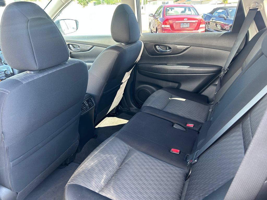 Used 2018 Nissan Rogue SV AWD/4WD image 58